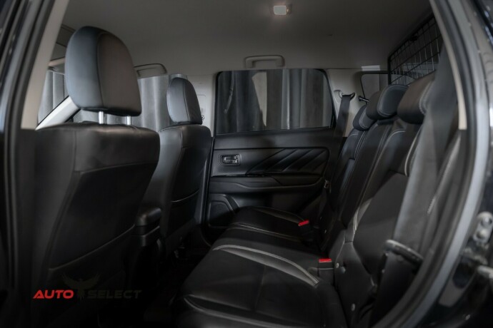 mitsubishi-outlander-elektrisitetbensin-2016-big-16