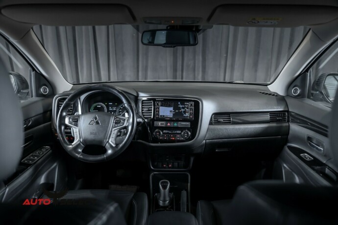 mitsubishi-outlander-elektrisitetbensin-2016-big-25