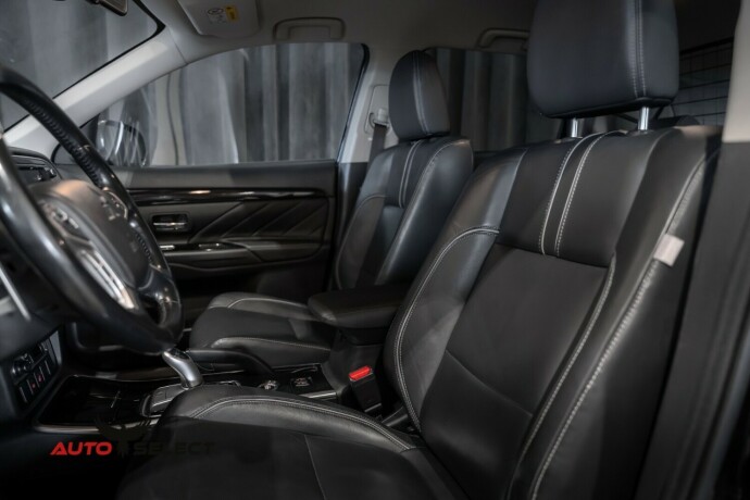 mitsubishi-outlander-elektrisitetbensin-2016-big-24