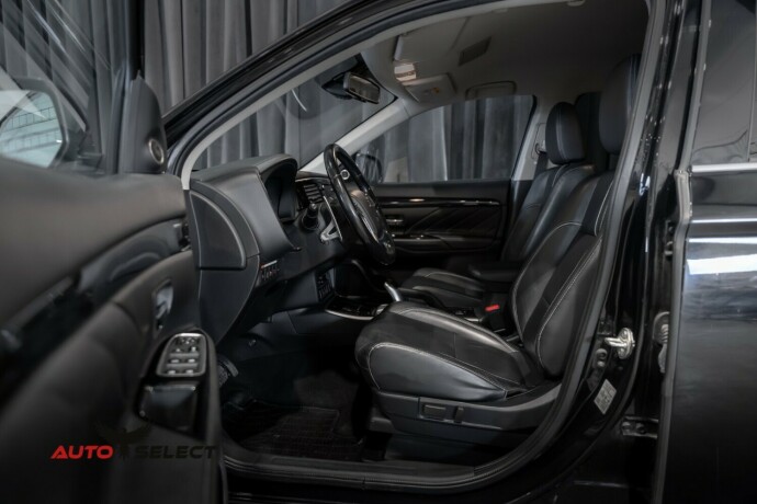 mitsubishi-outlander-elektrisitetbensin-2016-big-21