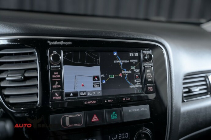 mitsubishi-outlander-elektrisitetbensin-2016-big-39