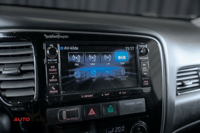 mitsubishi-outlander-elektrisitetbensin-2016-big-36