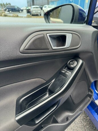 ford-fiesta-bensin-2016-big-18