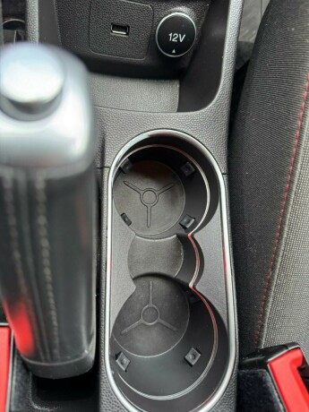 ford-fiesta-bensin-2016-big-17