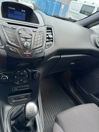 ford-fiesta-bensin-2016-big-15