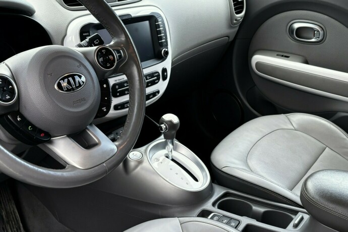 kia-soul-elektrisitet-2015-big-14