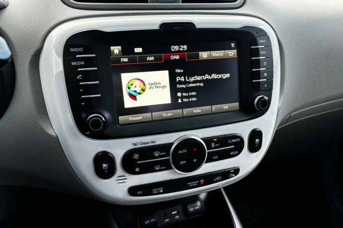 kia-soul-elektrisitet-2015-big-18