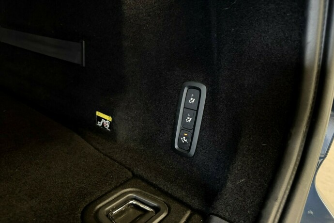 volvo-xc-60-elektrisitetbensin-2018-big-1