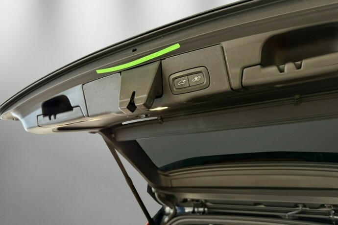 volvo-xc-60-elektrisitetbensin-2018-big-39