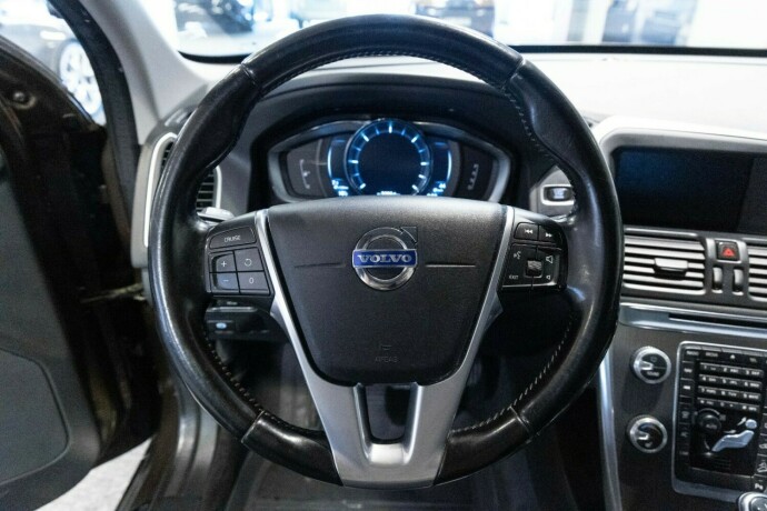 volvo-xc-60-diesel-2015-big-11