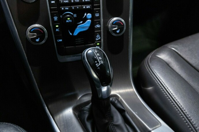 volvo-xc-60-diesel-2015-big-18