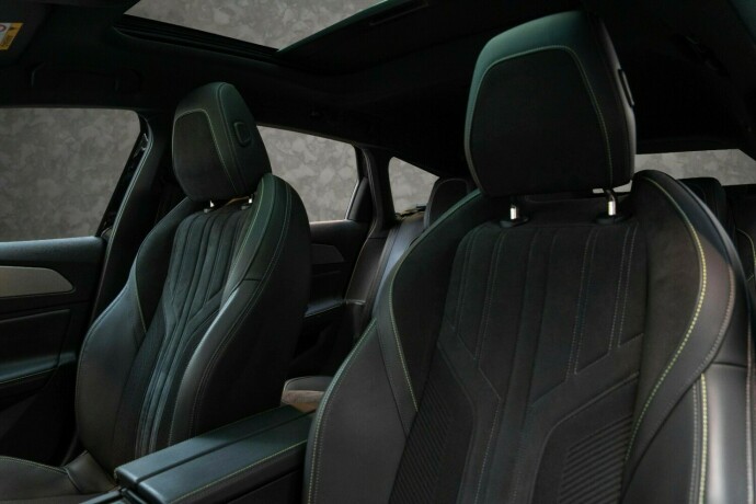 peugeot-308-elektrisitetbensin-2022-big-29