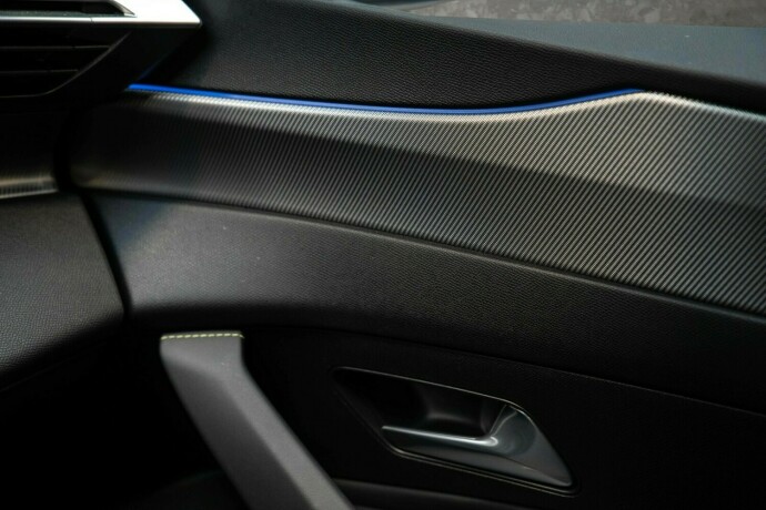 peugeot-308-elektrisitetbensin-2022-big-23