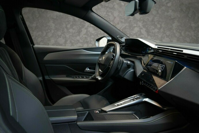 peugeot-308-elektrisitetbensin-2022-big-33