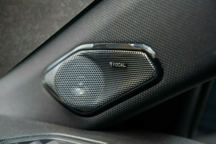 peugeot-308-elektrisitetbensin-2022-big-22