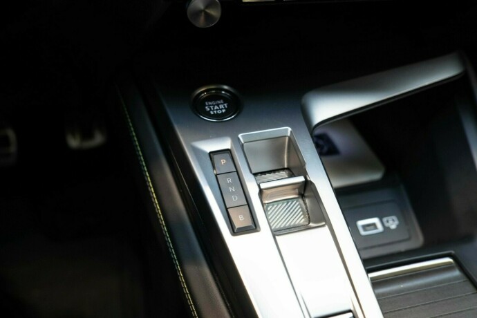 peugeot-308-elektrisitetbensin-2022-big-16