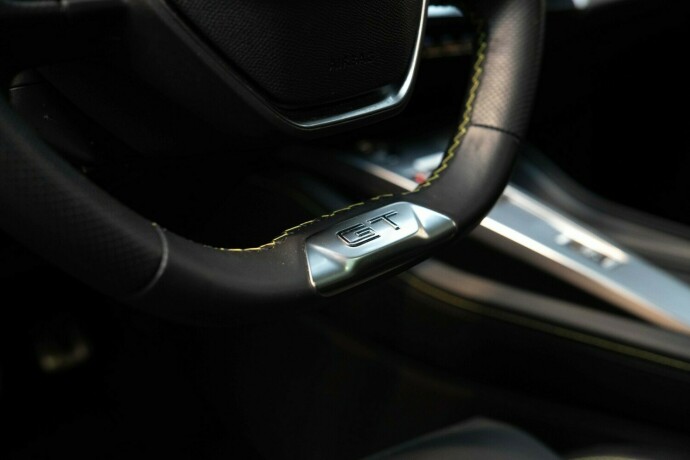 peugeot-308-elektrisitetbensin-2022-big-28