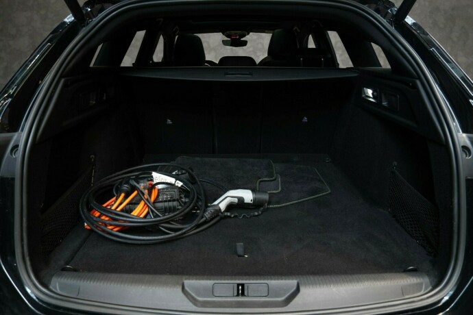 peugeot-308-elektrisitetbensin-2022-big-34