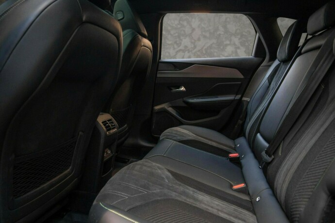 peugeot-308-elektrisitetbensin-2022-big-30