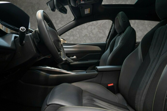 peugeot-308-elektrisitetbensin-2022-big-25