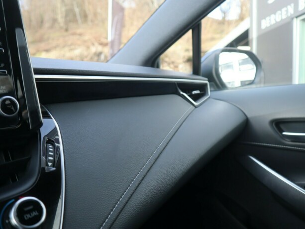 toyota-corolla-elektrisitetbensin-2019-big-16