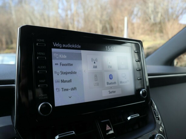 toyota-corolla-elektrisitetbensin-2019-big-20