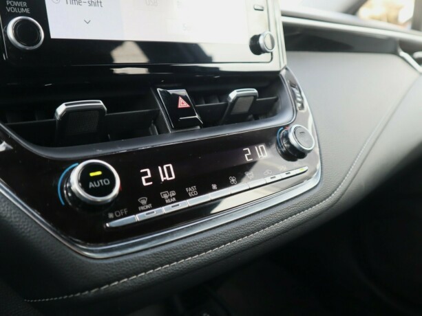 toyota-corolla-elektrisitetbensin-2019-big-15