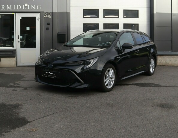 toyota-corolla-elektrisitetbensin-2019-big-0