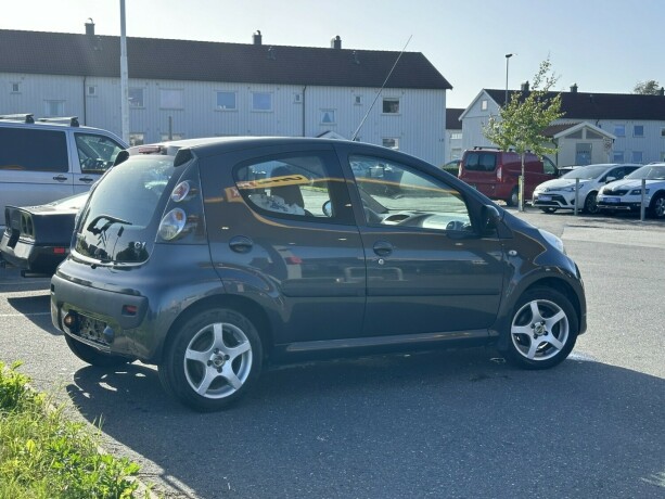 citroen-c1-bensin-2010-big-3