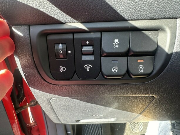 kia-rio-bensin-2013-big-7