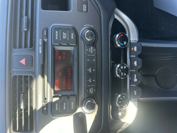 kia-rio-bensin-2013-big-8