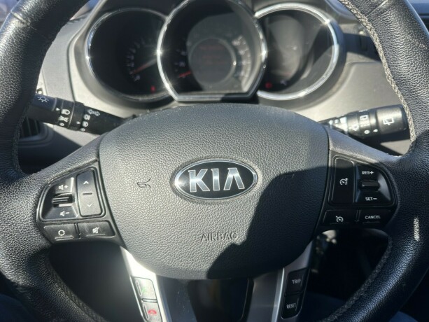 kia-rio-bensin-2013-big-6