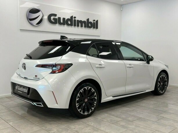 toyota-corolla-elektrisitetbensin-2022-big-5