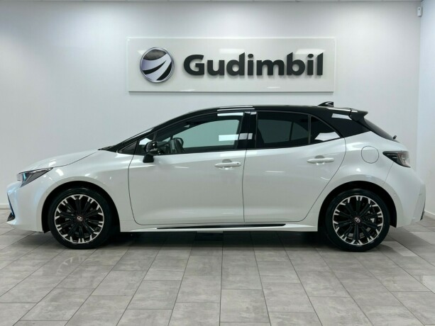 toyota-corolla-elektrisitetbensin-2022-big-1