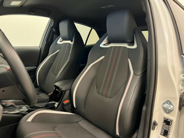 toyota-corolla-elektrisitetbensin-2022-big-10