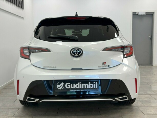 toyota-corolla-elektrisitetbensin-2022-big-3