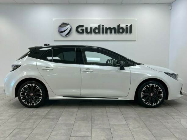 toyota-corolla-elektrisitetbensin-2022-big-7