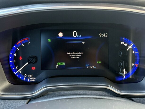 toyota-corolla-elektrisitetbensin-2022-big-14