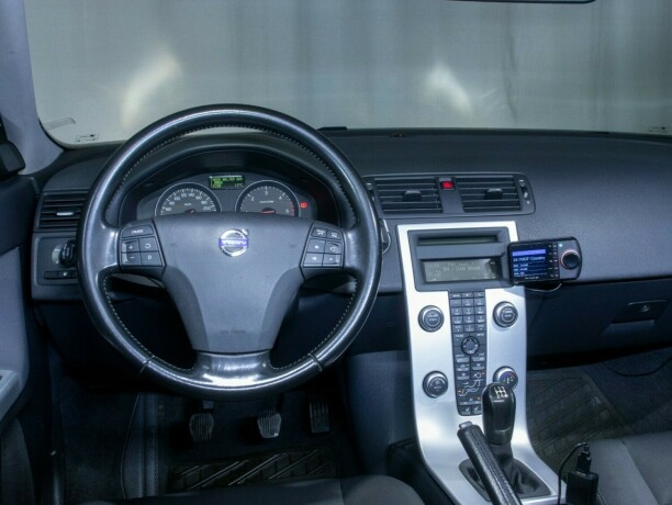 volvo-s40-diesel-2011-big-32