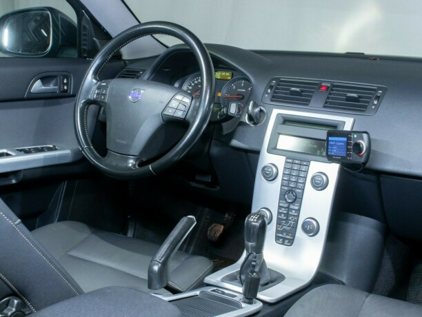 volvo-s40-diesel-2011-big-17