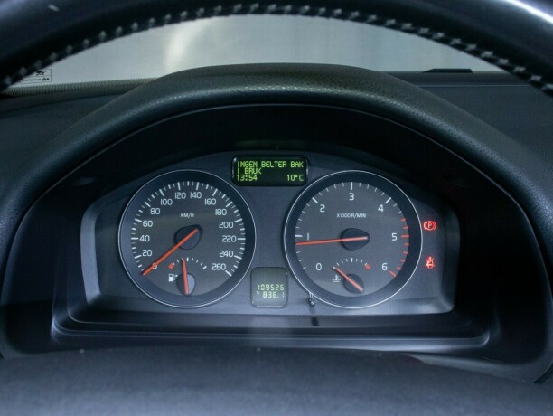 volvo-s40-diesel-2011-big-22