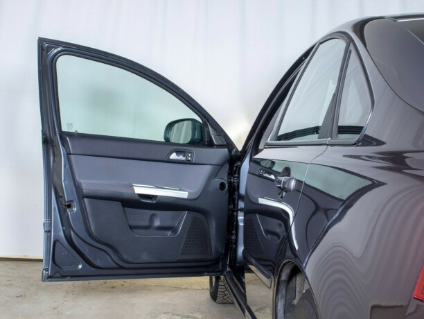 volvo-s40-diesel-2011-big-19