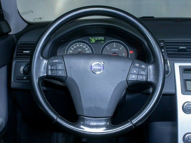 volvo-s40-diesel-2011-big-28