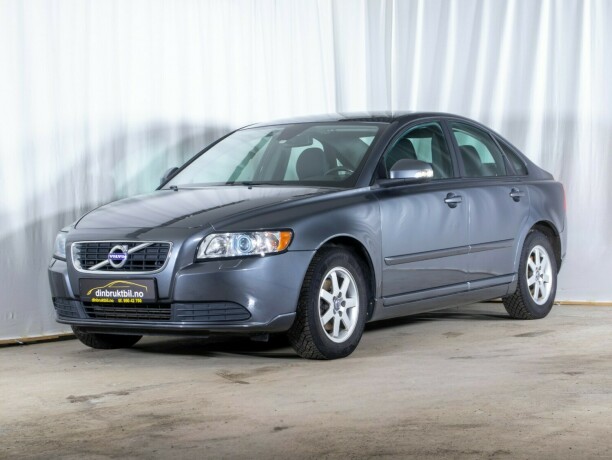 volvo-s40-diesel-2011-big-0
