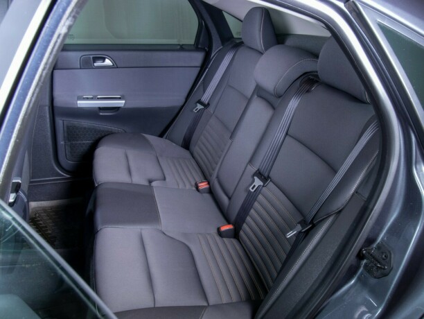 volvo-s40-diesel-2011-big-37