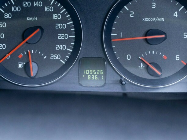 volvo-s40-diesel-2011-big-23