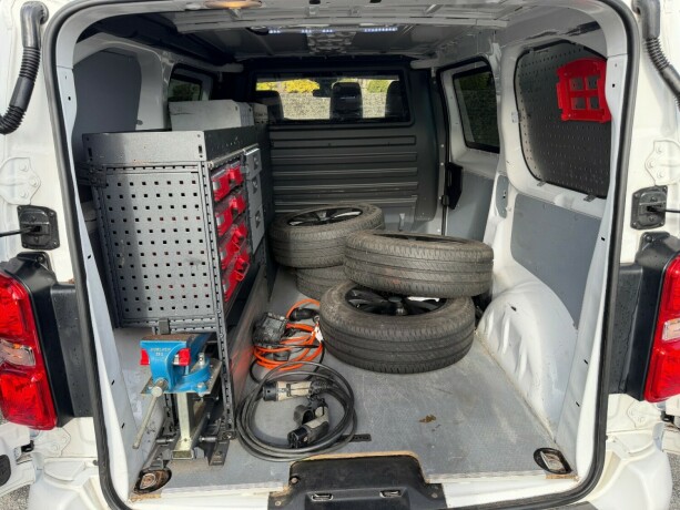 opel-vivaro-elektrisitet-2022-big-11