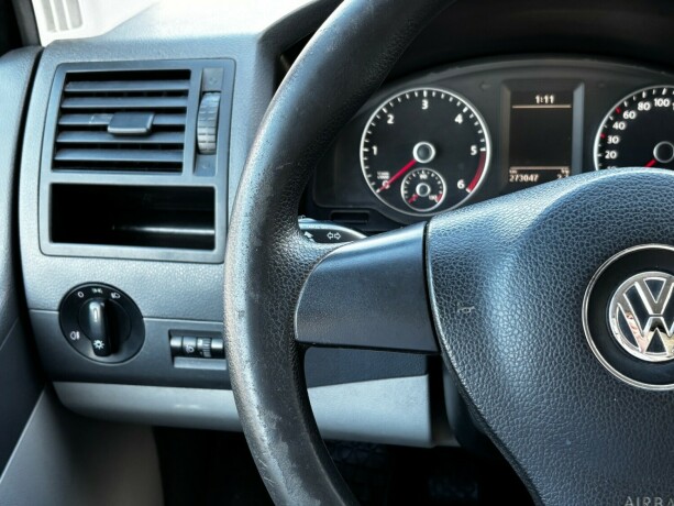 volkswagen-transporter-diesel-2013-big-23