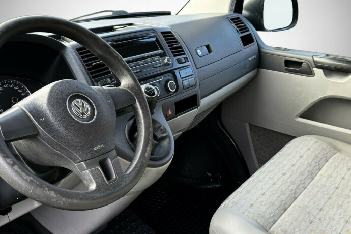 volkswagen-transporter-diesel-2013-big-14