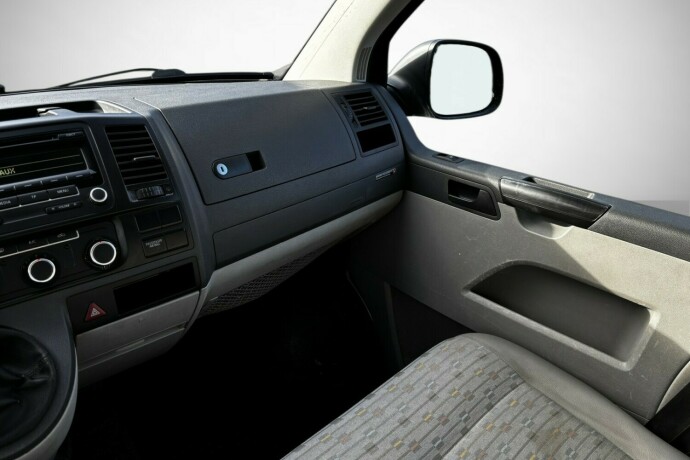 volkswagen-transporter-diesel-2013-big-16